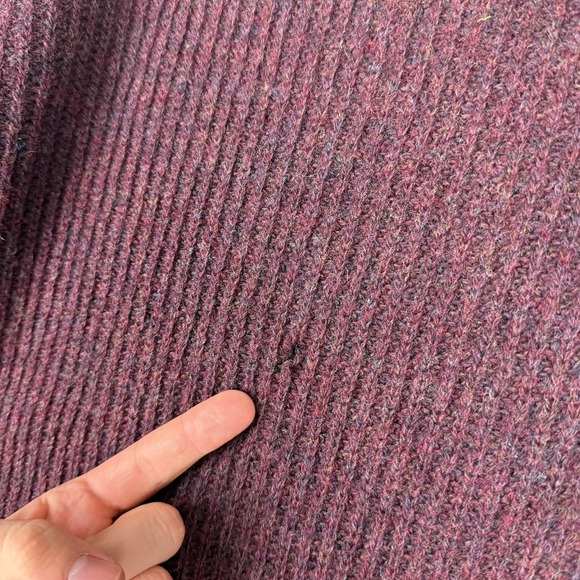 Wm H Leishman Shetland 100% Wool Sweater Mens Large Burgundy Crew Neck Hole - Picture 3 of 9